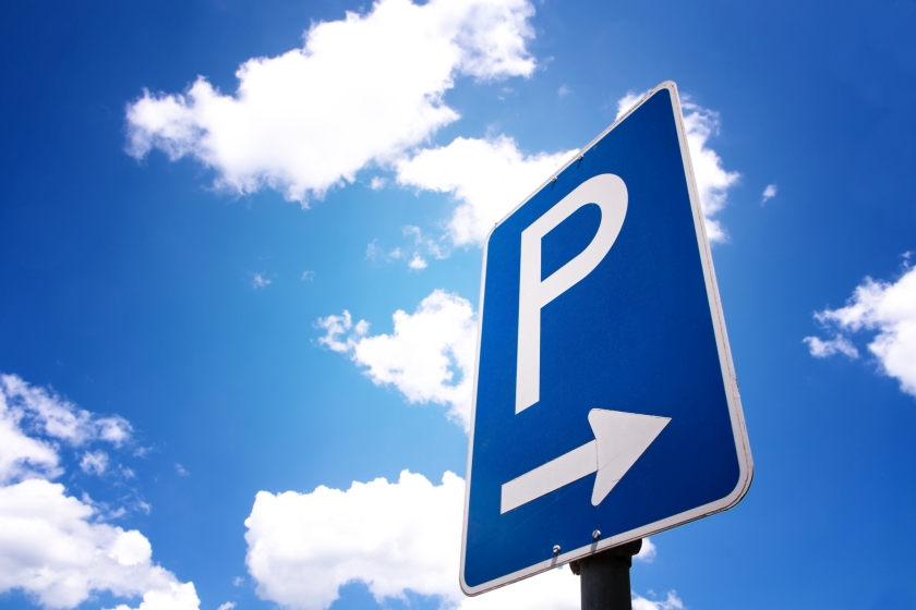 Zasady poruszania się na parkingu | Blog | Naviexpert