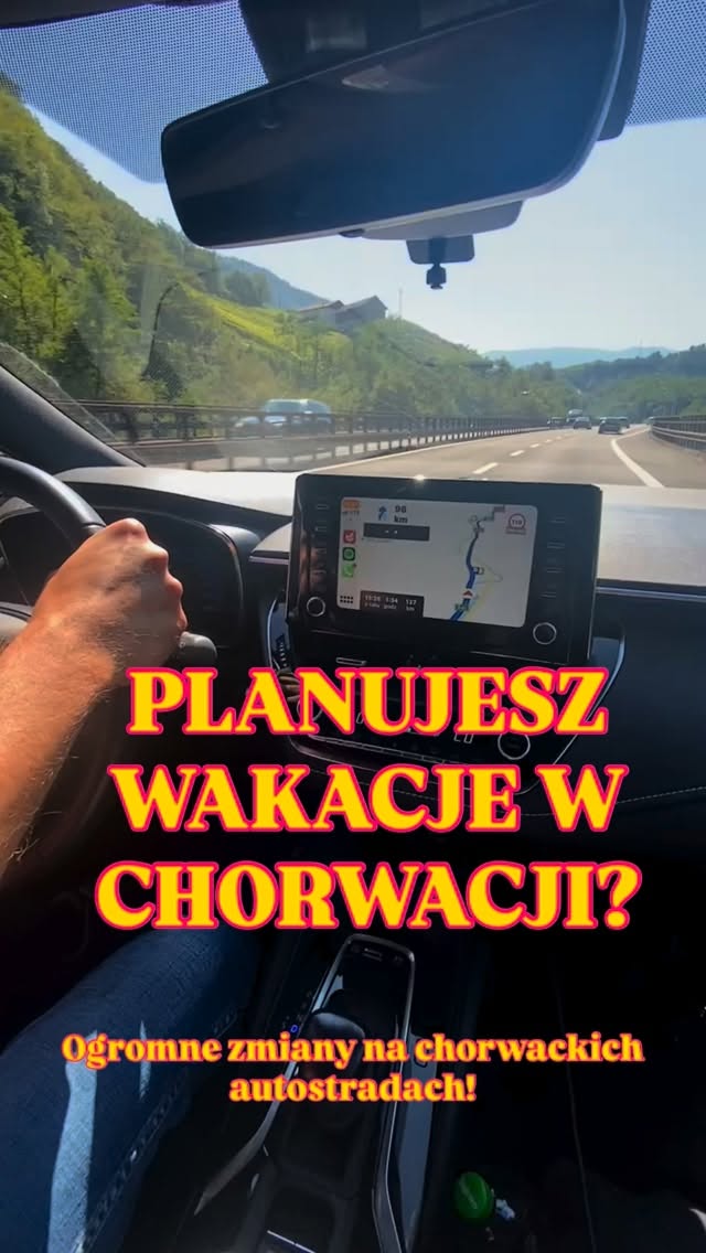 Planujesz wakacje w Chorwacji? 🇭🇷
To obejrzyj to, zanim wsiądziesz do auta.

W 2026 znikają bramki i wchodzi nowy system opłat bez zatrzymywania i bez gotówki.

👉 kamery same odczytują tablice
👉 opłata nalicza się automatycznie

Ważne: 2026 to rok przejściowy
➡️ przez cały rok bramki będą stopniowo znikać z autostrad
➡️ na jednej trasie możesz trafić na różne zasady

I tu najłatwiej o błąd.

Brak przygotowania może kosztować nawet kilkaset euro!

Zapisz tę rolkę, żeby nie ogarniać tego w stresie na autostradzie 💾 #naviexpert_podroze #naviexperttipy